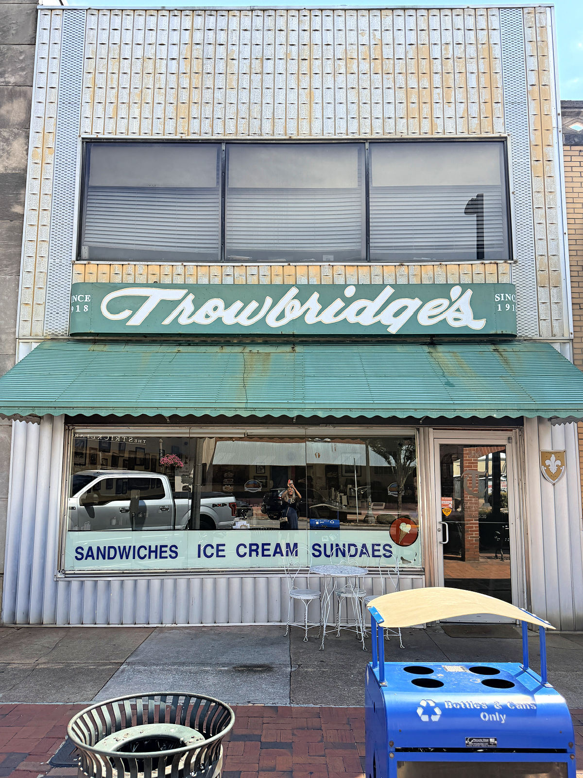 Historic Trowbridge's storefront in downtown Florence, Alabama, serving sandwiches, ice cream, milkshakes, and classic sundaes since 1918.